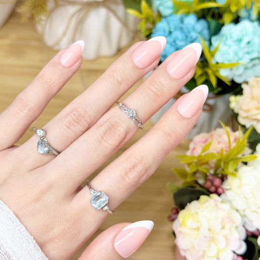 Soft Chic - Neon Nails